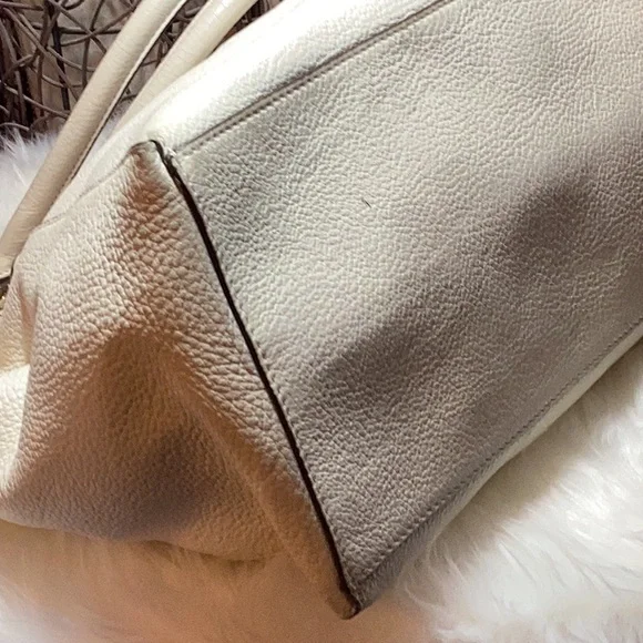 Authentic Tory Burch Elegant Cream Bombe T Tote Bag - Picture 5 of 9